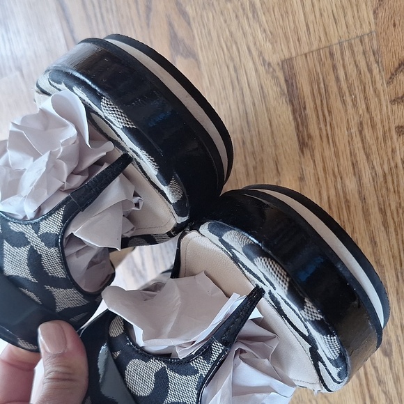Coach Black Gypsy Signature Patent Wedge Thong Sandals 10b - Picture 9 of 13